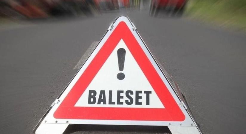 Az út menti mély árokba csapódott egy személygépkocsi Zalában