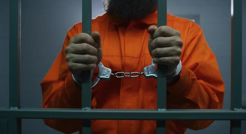 Táncosnőnek öltöztek a rendőrök, hogy elkapják a drogdílert