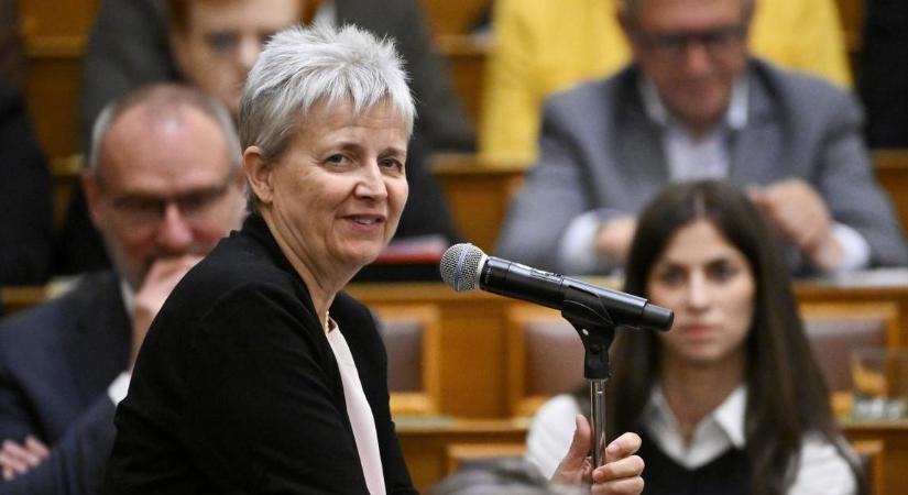 Bemutatta két új államtitkárát Lannert Judit