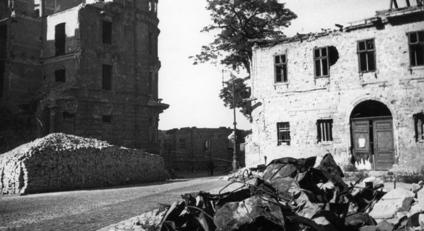 Hogyan lehetett túlélni a földre szállt poklot Budapesten 1944-'45-ben?