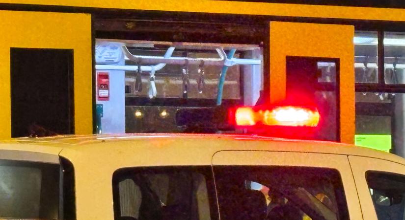 Villamos és kisteherautó karambolozott Budapesten