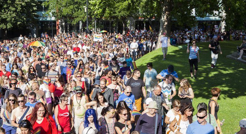 Egy hónap múlva Budapest Pride, utcára vonulnak a melegek