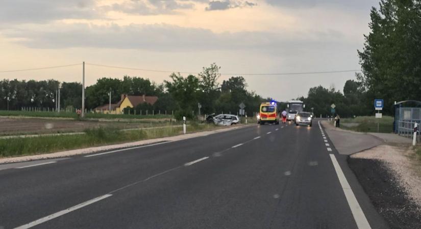 Figyelem! Félpályás útzár baleset miatt az 55-ösön