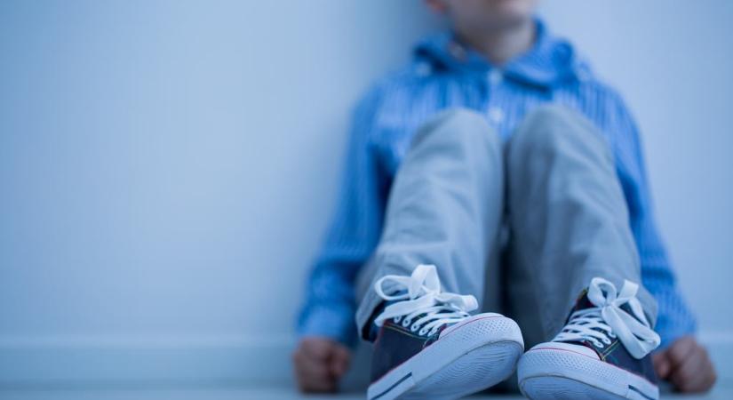 Gyereknapon azokra is gondoljunk, akiknek túl korán kellett felnőniük