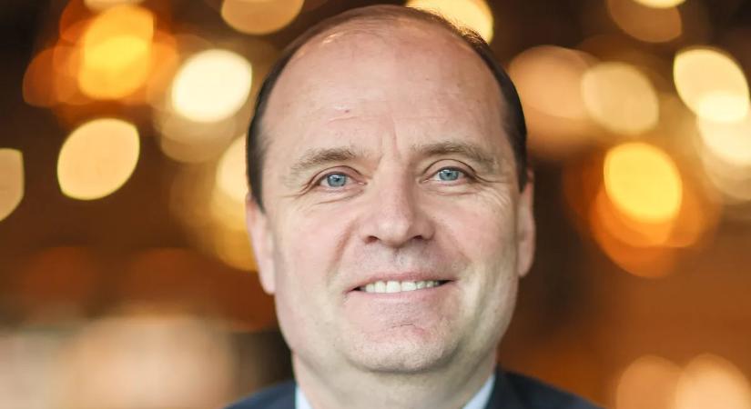 Ha kell, 12 órán át is közvetít – Hosszú Kávé Köves Gáborral