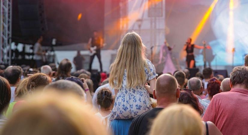 Százezer látogató, kétszáz program: brutális fellépőgárdával tér vissza a Víz, Zene, Virág Fesztivál