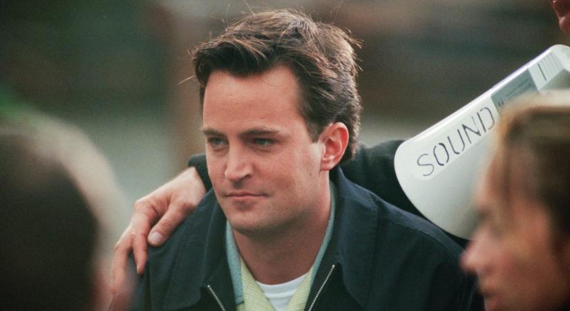 Több mint 3 év börtönt kapott Matthew Perry asszisztense a sztár túladagolásában játszott szerepe miatt