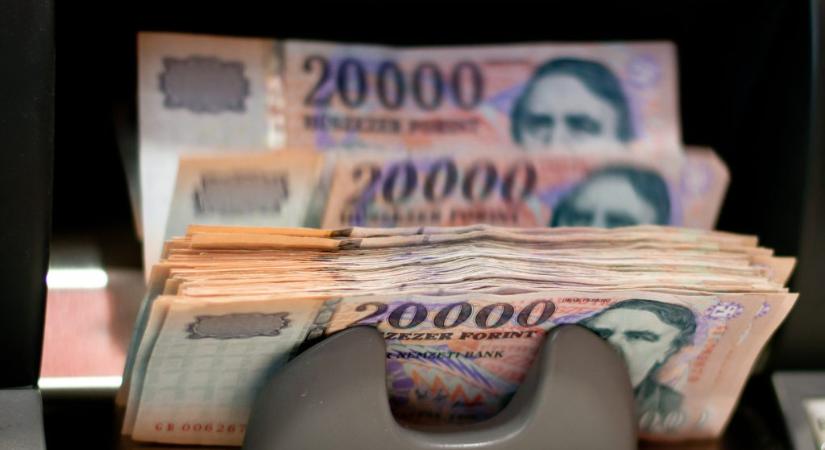 Kistelepülési polgármesterek tiltakoznak a belengetett bércsökkentés ellen