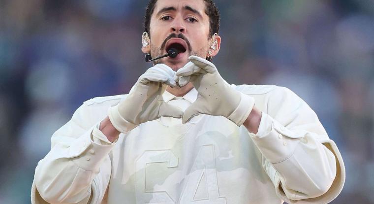 Bad Bunny egy napszemüveges pizzát szólaltat meg a Toy Story 5-ben