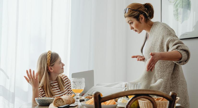 Ezért sokkal nehezebb perimenopauzában gyereket nevelni