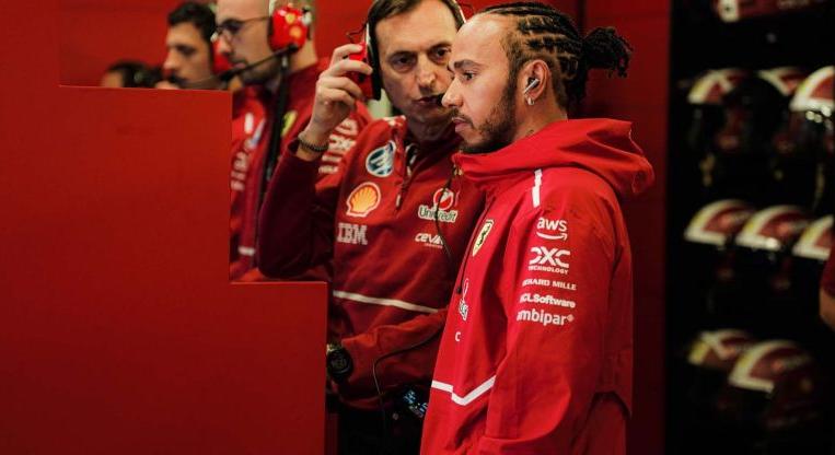 Lewis Hamilton a Ferrarival győzni megy Monacóba