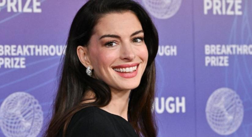 Anne Hathaway meglepő színű konyhája után egyre többen fordítanak hátat a sötét konyhaszekrényeknek