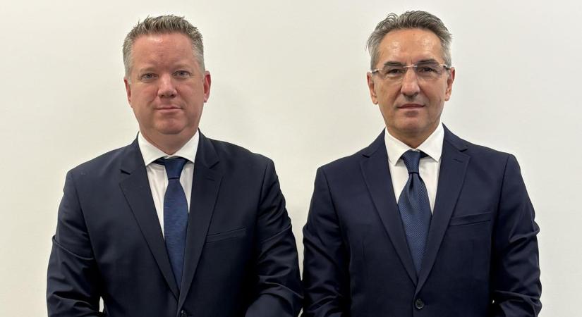 Terrorfőkapitány vagy feddhetetlen szakember Tóth Gábor, és milyen aknák várnak rá rendészeti államtitkárként?