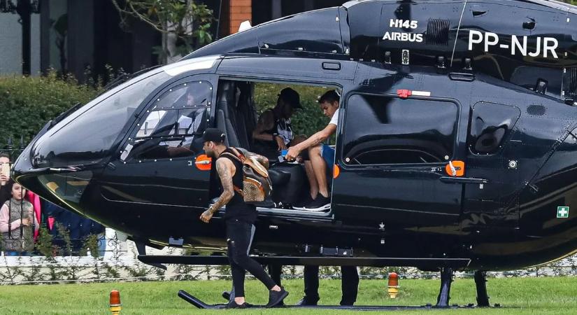 Batman-stílusú luxushelikopterből szállt ki Neymar – videón a döbbenetes érkezés