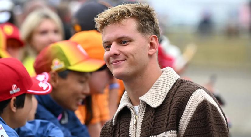 Megvan az új álompár, Schumacher először mutatta meg meseszép szerelmét