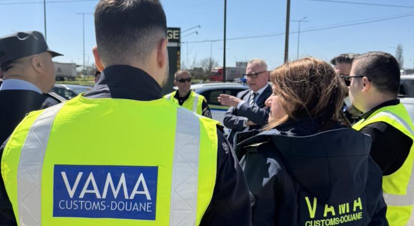 „Túlzott buzgalommal” tiltakoznak a vámosok – Jelentősen nőhet a várakozási idő a határokon