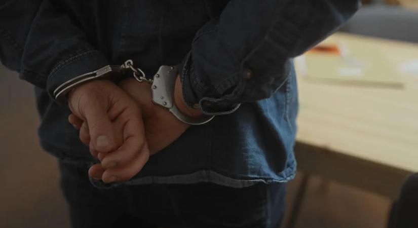 „Kinyírlak!” – életveszélyes kijelentések miatt vonul börtönbe egy idős ajkai lakos