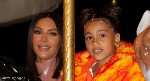 A "műértő" kommentelők szét is szedték Kim Kardashian lányának festményét