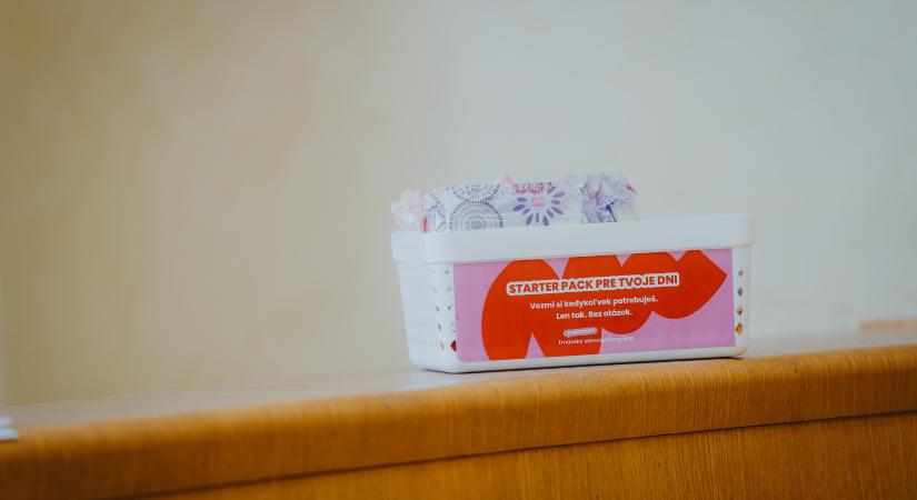Folytatódik a méltó menstruációt segítő program Nagyszombat megye iskoláiban