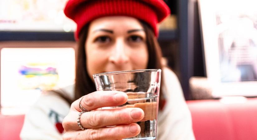 Megosztó ítélet született: jár a csapvíz a turistának vagy nem?