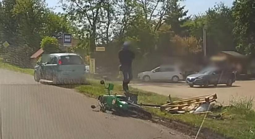 A szélvédőre csapódott a motoros Csongrádon – mindent rögzített a kamera