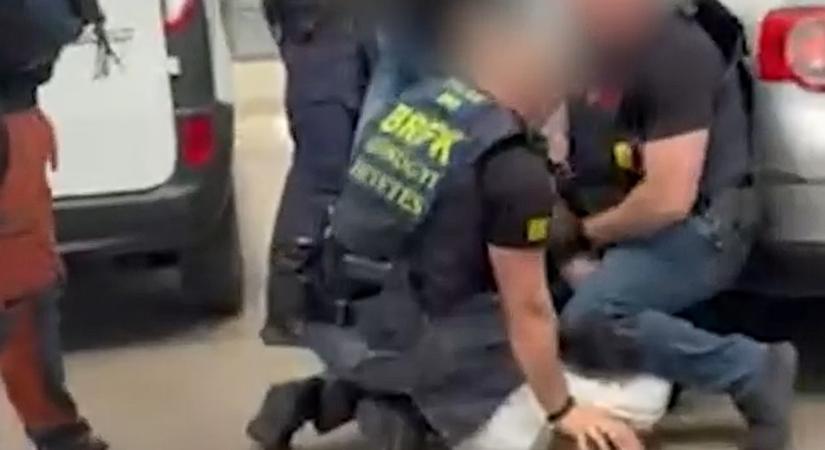 Budapesti sorozat betörők kezén kattant a bilincs egy benzinkúton