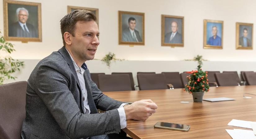 „Én kimondom: kórházakat kell bezárni” – a Magyar Orvosi Kamara elnöke szerint tarthatatlan a jelenlegi rendszer