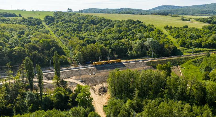 Május 30-tól újraindul a vonatközlekedés Veszprém és Ajka között - FOTÓK