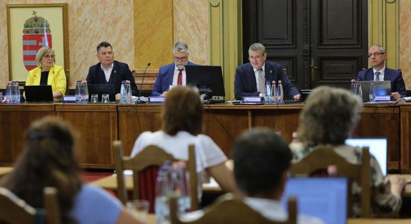 Eger pénzügyei: milliárdos hiányról és alulfinanszírozottságról vitázott a közgyűlés