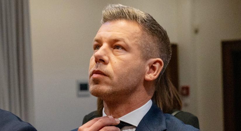 Nagy a felzúdulás Magyar Péter fizetéscsökkentésről szóló bejelentése után! Keményen reagáltak a településvezetők