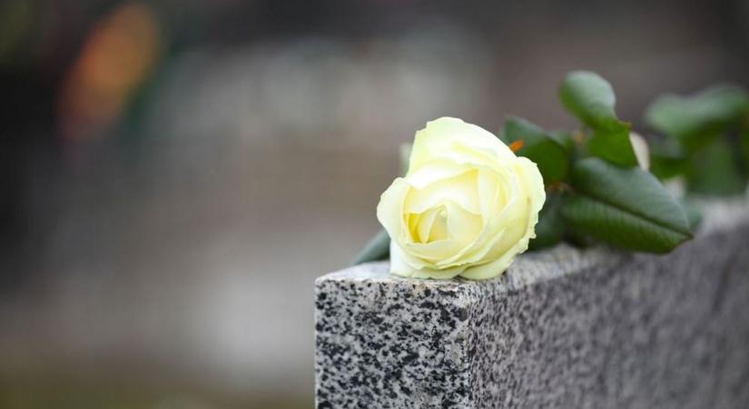 Gyászol a borsodi város, elhunyt a szeretett háziorvos