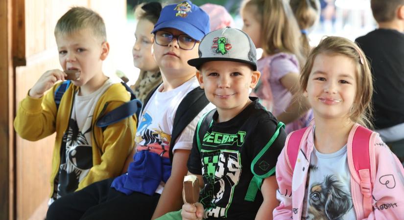 Finom ajándék gyereknapra: tízezer jégkrémet osztott szét a Rotary Club Nyírség Nyíregyházán (fotók, videók)