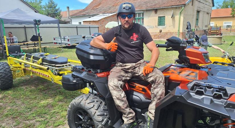 Mindenki őket figyelte a csengelei falunapon, még cukrot is szórtak az égből – galériával