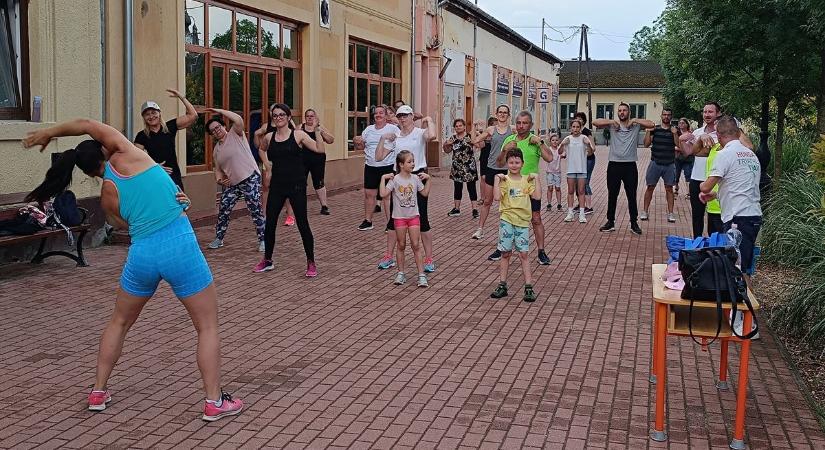 Együtt mozdultak meg az izsákiak: nagy sikerrel zárult a Kihívás Napja  fotók, videó