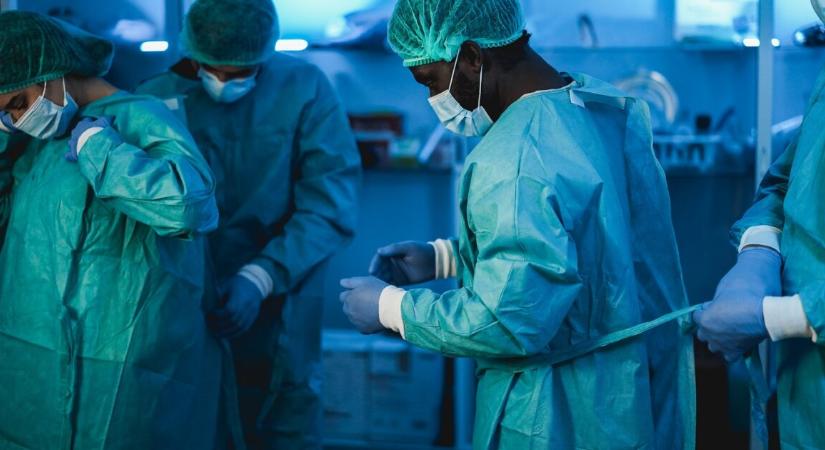 Versenyfutás az idővel a halálos ebola-vírus árnyékában Afrikában
