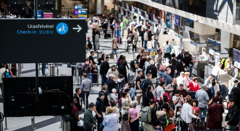 Áprilisban kismértékben visszaesett a magyar turizmus