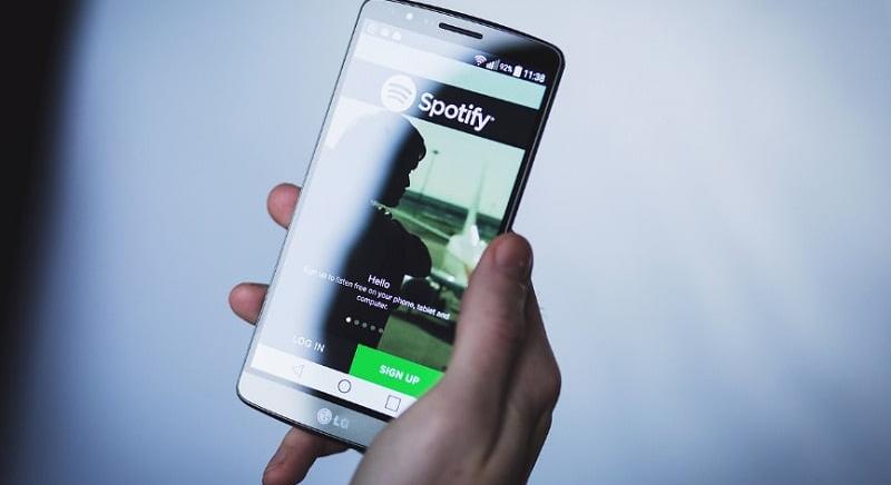 Magazincikkekkel állt elő a Spotify – a következő lépés a sajtótartalmak?