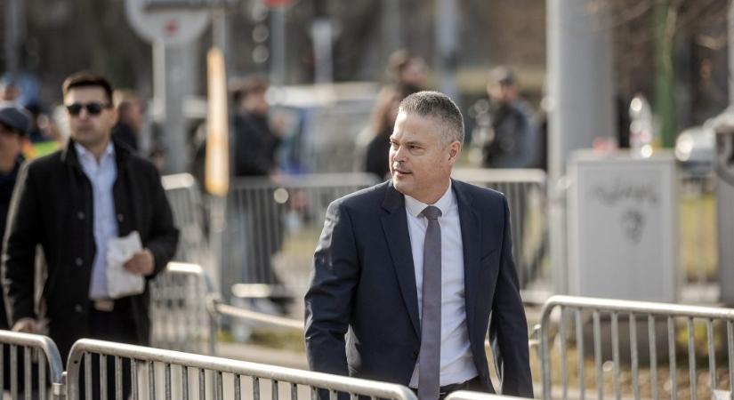 70 milliós végkielégítést osztott ki a stábjának Sára Botond