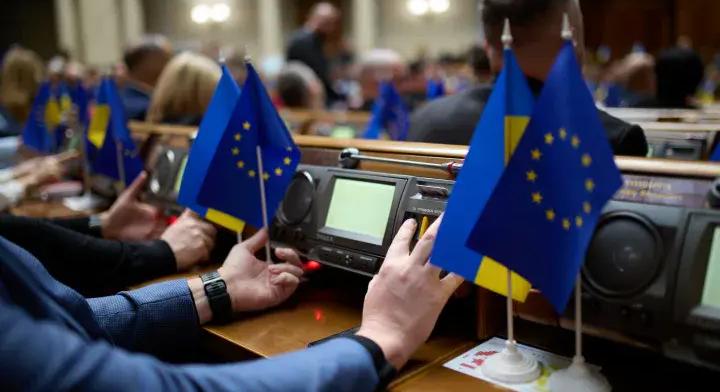 A Legfelső Tanács ratifikálta az EU-val kötött 90 milliárd eurós hitelmegállapodást