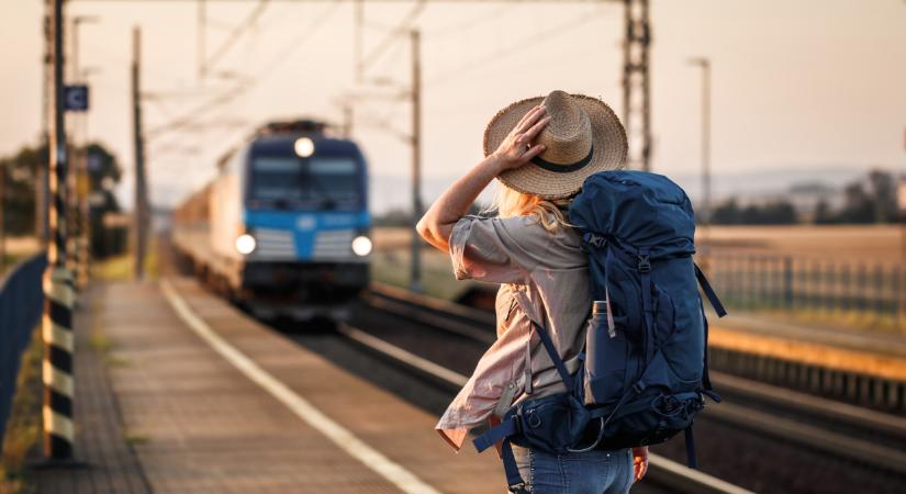 Vége lehet az idegtépő jegyvásárlásnak: egyetlen merész húzással tennék pofonegyszerűvé a külföldi utazást, ennek rengeteg utas fog örülni