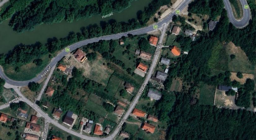 Patthelyzet a borsodi településen, már a busz is alig tud átmenni – csak drasztikus megoldások maradtak