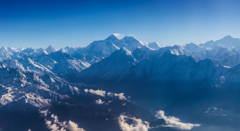 Megdöntötte a Mount Everest megmászásának gyorsasági rekordját egy hegymászó