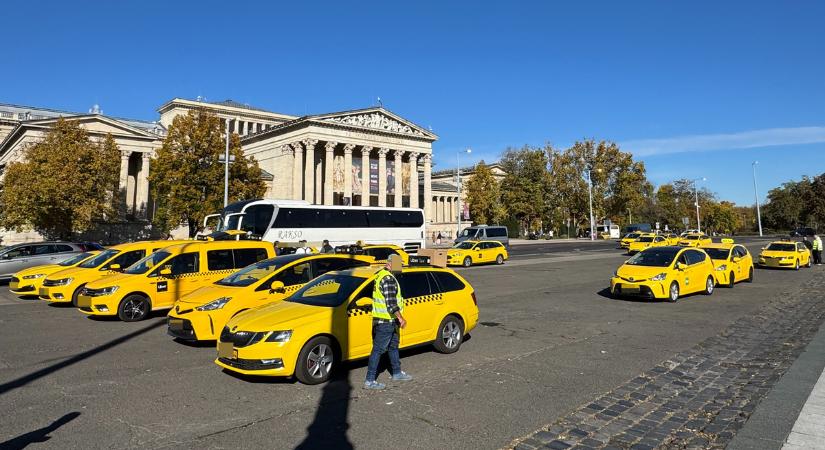 Brutális taxidrágítás jöhet Budapesten, de előtte blokádra is számíthatunk