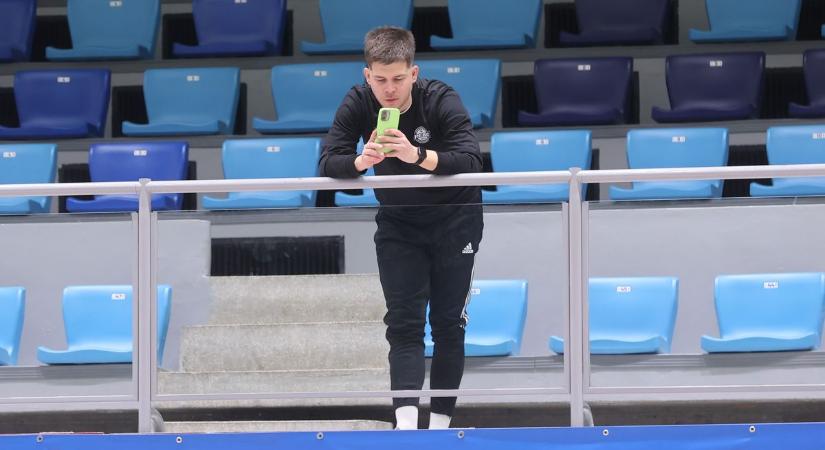 Fáj a kiesés, de holnap is felkel a nap – válaszolt kérdéseinkre a pécsi csapat hangulatfelelőse