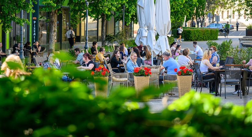 Hétvégékre a Piac utca újabb részét teszik sétálóövezetté