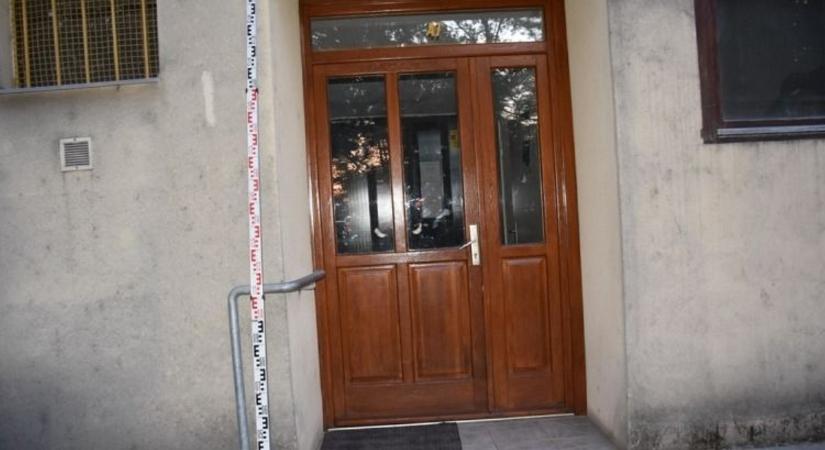 Késelés Dunaújvárosban: féltékenységi balhéból lett vérontás