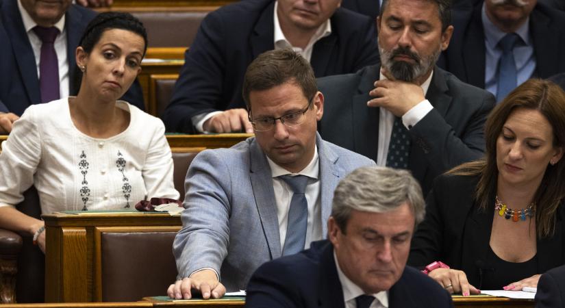 A Fidesz is megszavazza a polgármesterek, képviselők és miniszterek fizetésének csökkentését