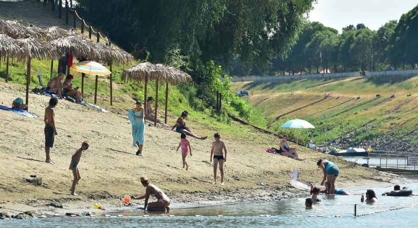 Csütörtökön jelent meg a közlemény, nagyon sok szolnoki strandolót megleptek vele