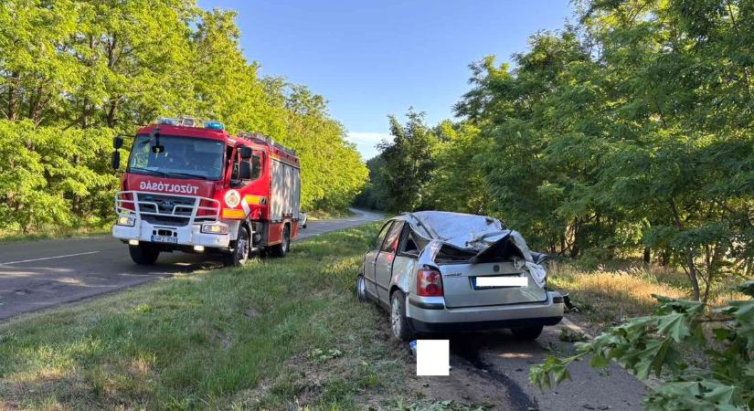 Lerongyolta a Passatot a becsapódás: durva baleset Szabolcsban, szemtanút keres a rendőrség! (fotók)