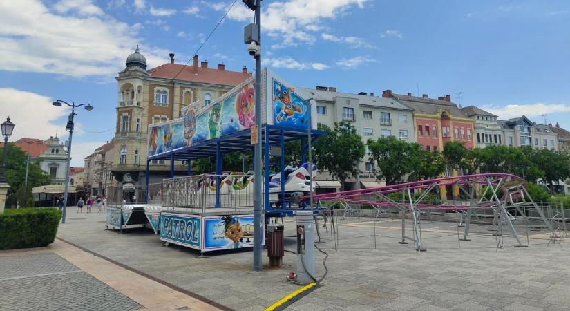 Vidámparkká válik a szombathelyi Fő tér - fotók
